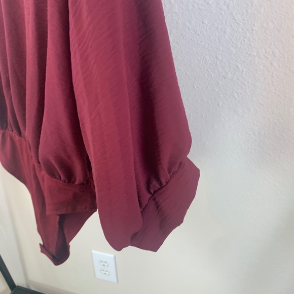 Entro Burgundy Long Sleeve V-Neck Bodysuit Size Small NWT - Picture 2 of 6